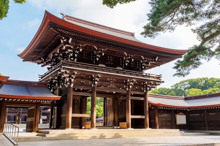 The grounds of Tokyo's temples and shrines are a joy to explore. The grounds of Tokyo's temples and shrines are a joy to explore.