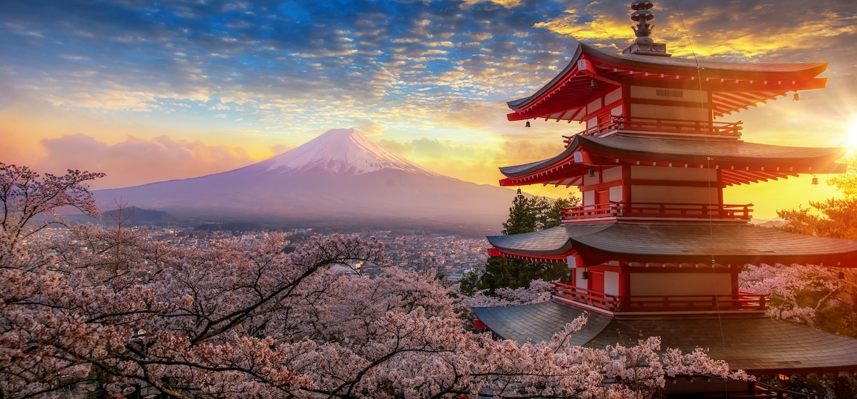 There's a reason Chureito Pagoda is said to be the most popular viewpoint to see Mt Fuji on a clear day. There's a reason Chureito Pagoda is said to be the most popular viewpoint to see Mt Fuji on a clear day.