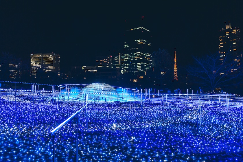 Spectacular lights await in Tokyo Midtown alongside ice skating.