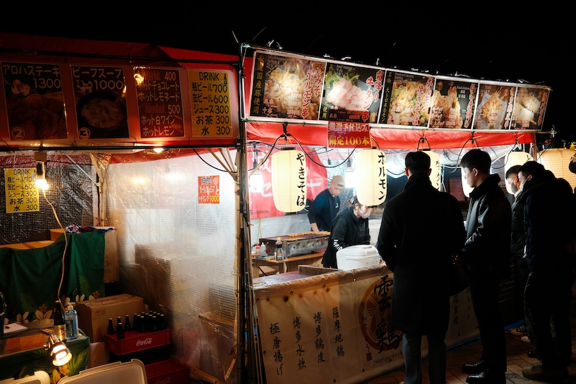 Food stalls open late into the night. Food stalls open late into the night.