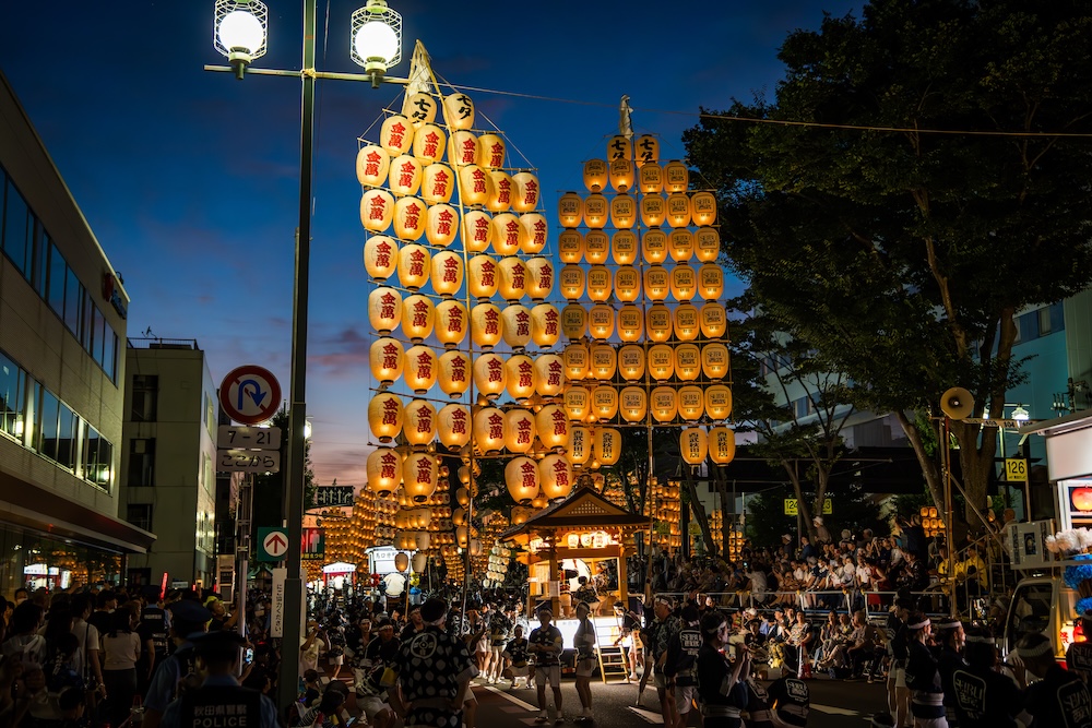 Spectacular scenes at Akita Kanto Festival. Spectacular scenes at Akita Kanto Festival.