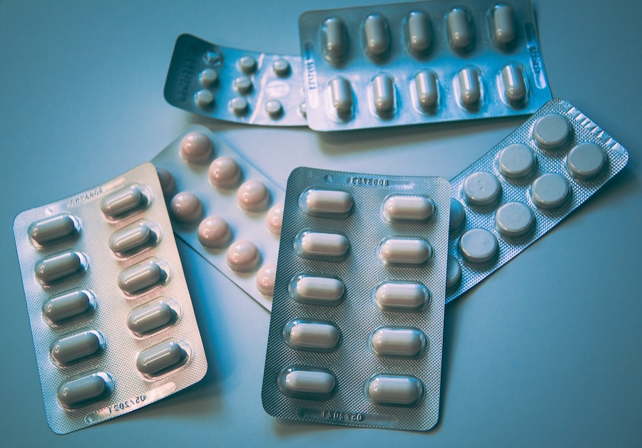 What painkillers can you legally take to Japan with you? Can you bring ibuprofen? Read on to find out more. What painkillers can you legally take to Japan with you? Can you bring ibuprofen? Read on to find out more.