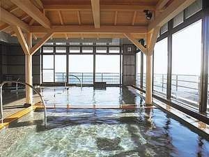 Men's main bath photo