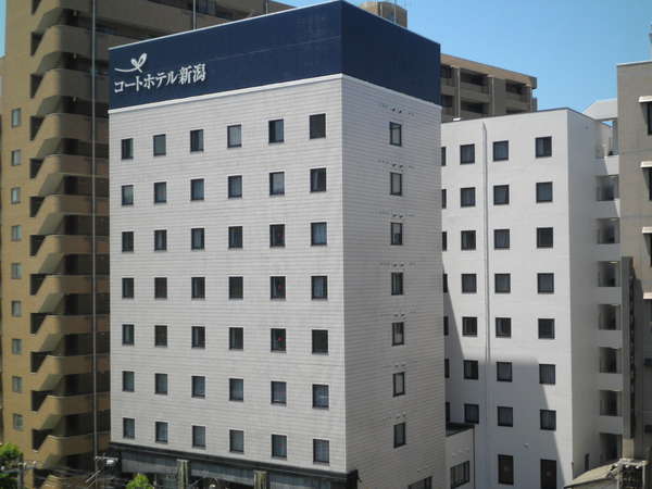 Hotel facade photo