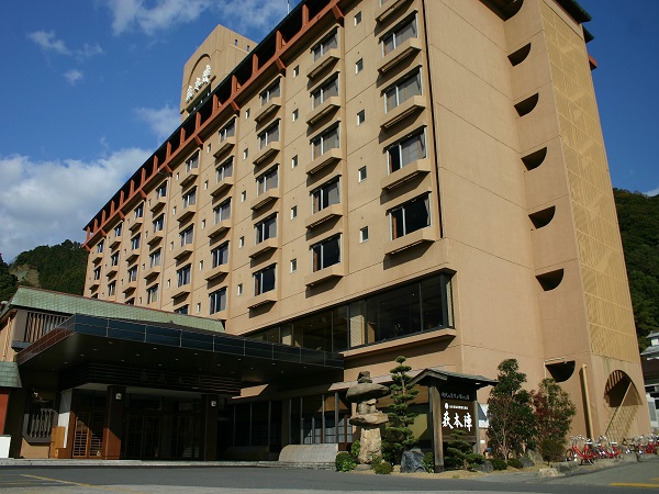 Hotel facade photo