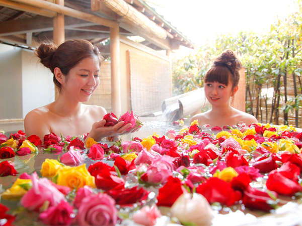 Women's open-air bath photo