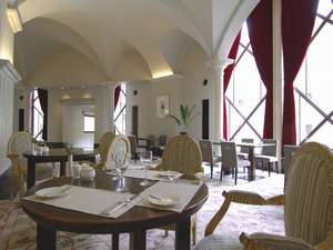 Royal Oak Hotel Spa and Gardens image