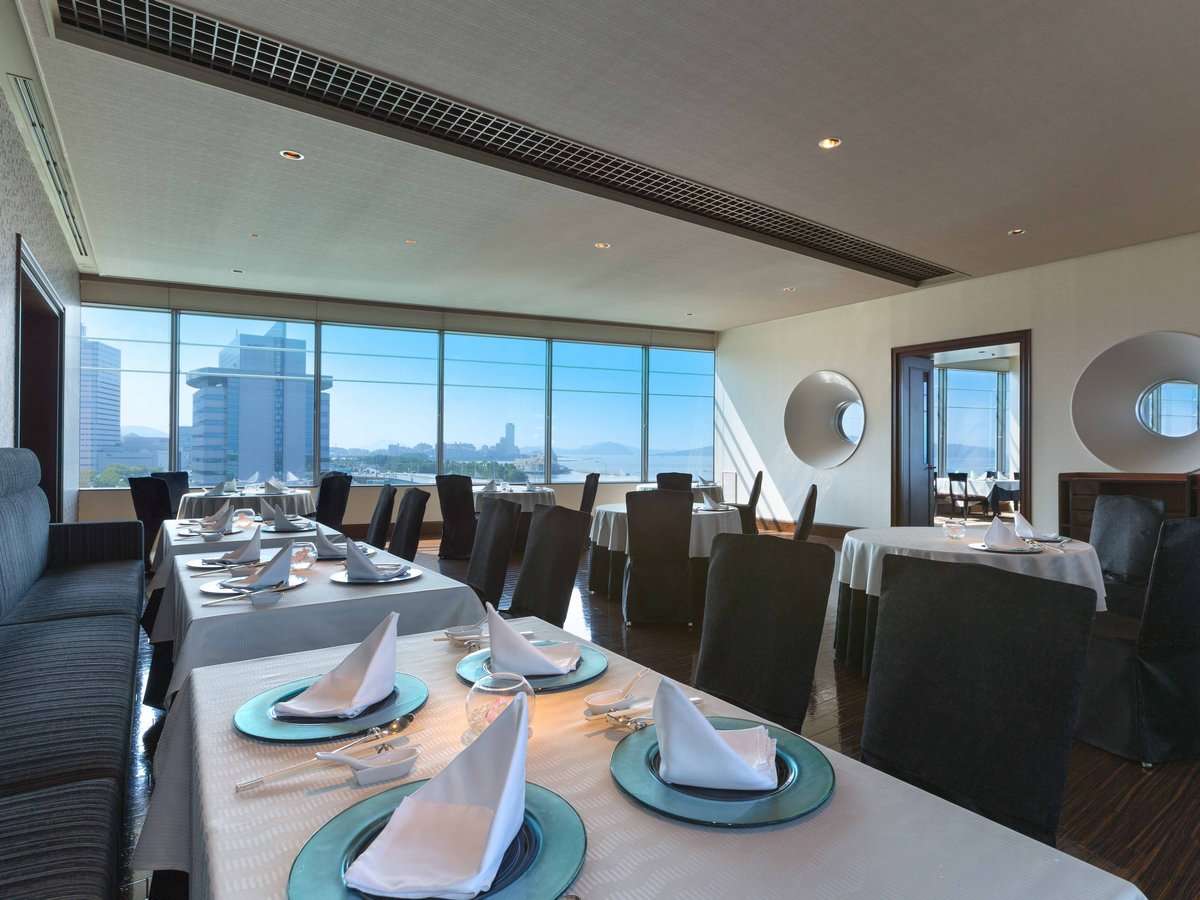 Hilton Fukuoka Sea Hawk image