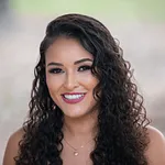 Iasmine Oliveira photo