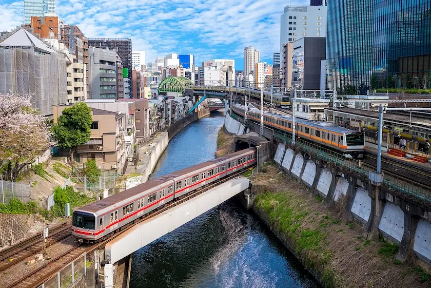 Tokyo Trains Explained photo