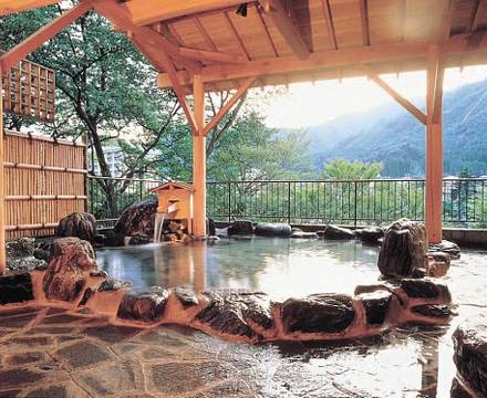 Kinugawa Gyoen photo