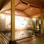 Women's main bath photo