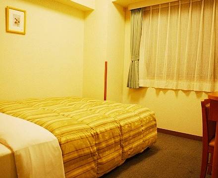 Hotel Route-Inn Tsubamesanjo Ekimae photo