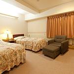 Guestroom photo