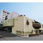 Hotel facade photo