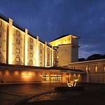 Hotel facade photo