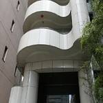 Hotel facade photo