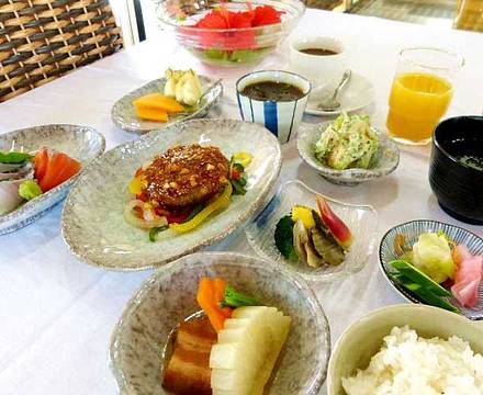 Hotel Peace Island Taketomijima photo